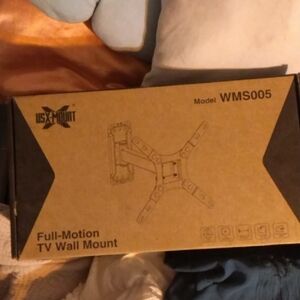 Full-Motion TV Wall Mount - Black